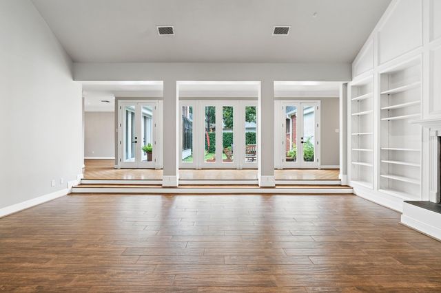 230 Lakeside Boulevard, Sugar Land, TX 77478