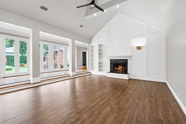 230 Lakeside Boulevard, Sugar Land, TX 77478