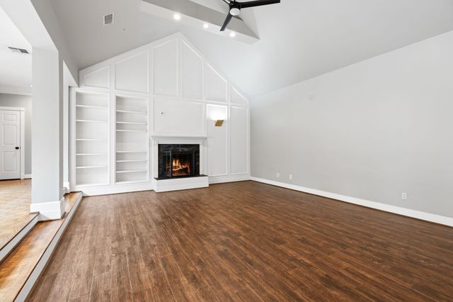 230 Lakeside Boulevard, Sugar Land, TX 77478