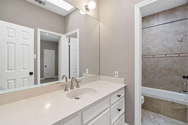 230 Lakeside Boulevard, Sugar Land, TX 77478