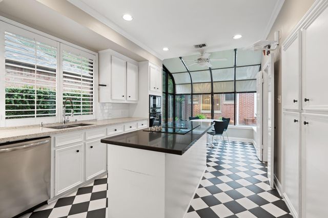 230 Lakeside Boulevard, Sugar Land, TX 77478