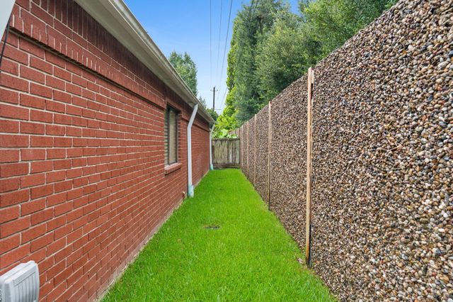 230 Lakeside Boulevard, Sugar Land, TX 77478
