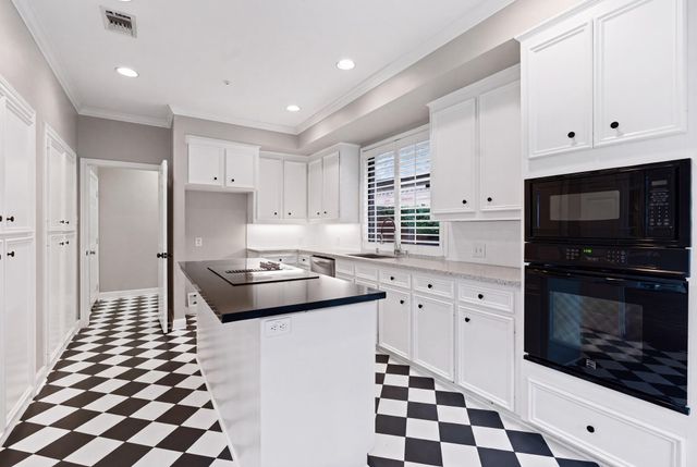 230 Lakeside Boulevard, Sugar Land, TX 77478