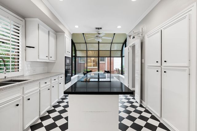 230 Lakeside Boulevard, Sugar Land, TX 77478
