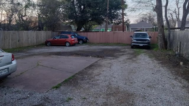 1509 W Page Avenue, Dallas, TX 75208