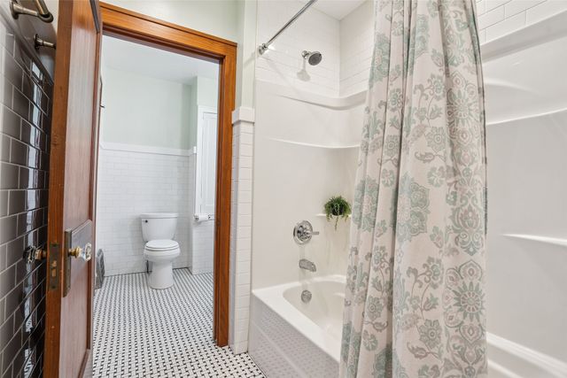 1331 42nd Street, Des Moines, IA 50311