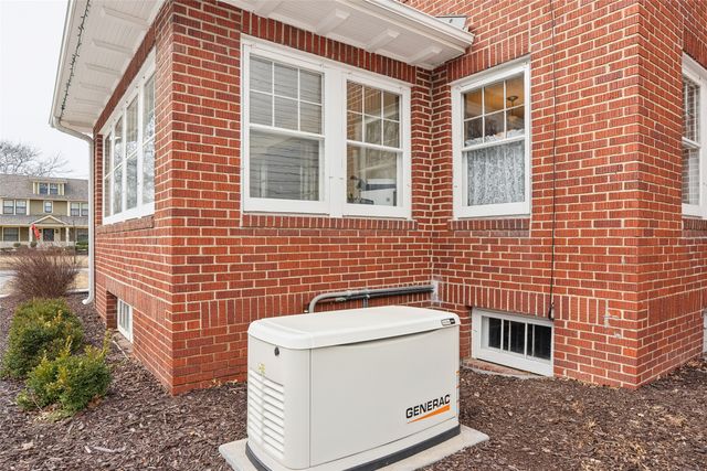 1331 42nd Street, Des Moines, IA 50311