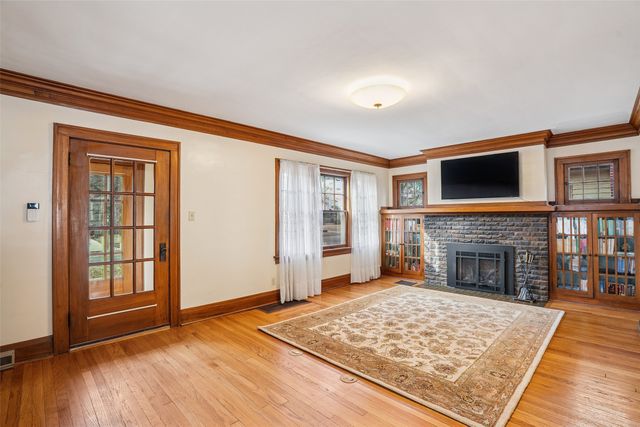 1331 42nd Street, Des Moines, IA 50311