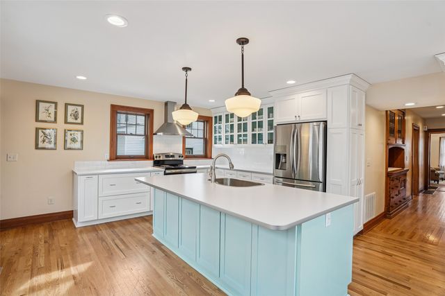 1331 42nd Street, Des Moines, IA 50311