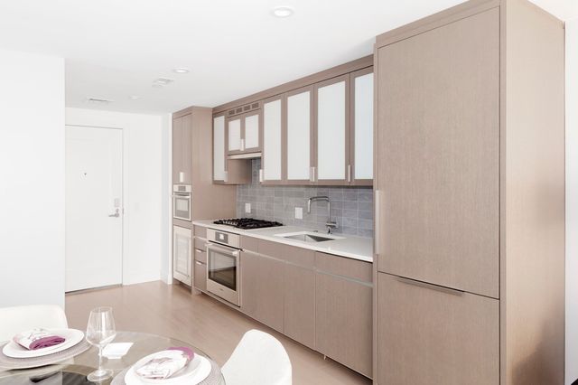 100 Lovejoy Wharf 7 P, Boston, MA 02114
