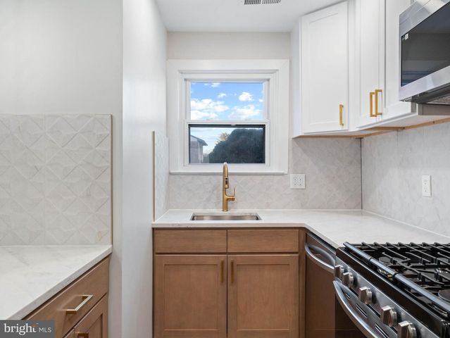 143 LA CASCATA TNHS, Clementon, NJ 08021