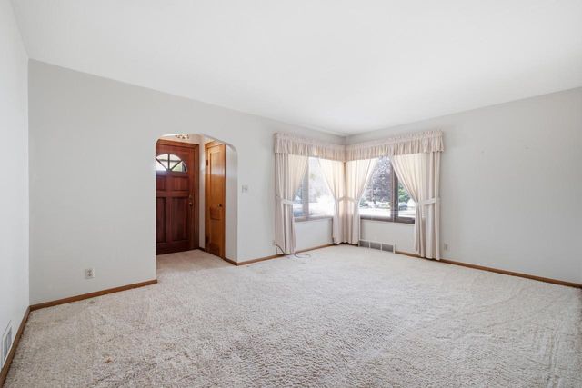 300 St Rose AVENUE, Fredonia, WI 53021