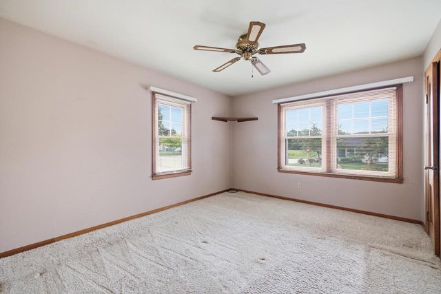 300 St Rose AVENUE, Fredonia, WI 53021
