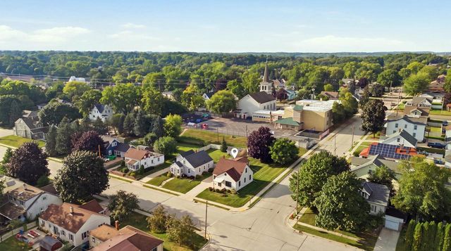 300 St Rose AVENUE, Fredonia, WI 53021