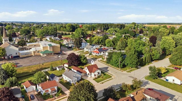 300 St Rose AVENUE, Fredonia, WI 53021