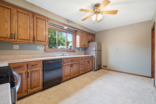 300 St Rose AVENUE, Fredonia, WI 53021
