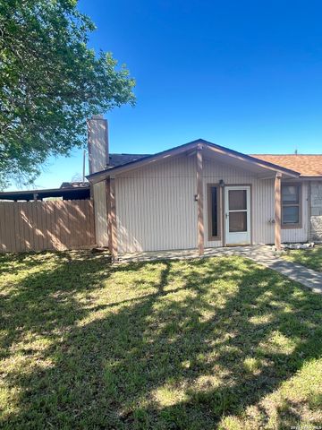 1051 COUNTRY CLUB G-28, Seguin, TX 78155