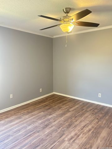 1051 COUNTRY CLUB G-28, Seguin, TX 78155