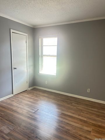 1051 COUNTRY CLUB G-28, Seguin, TX 78155
