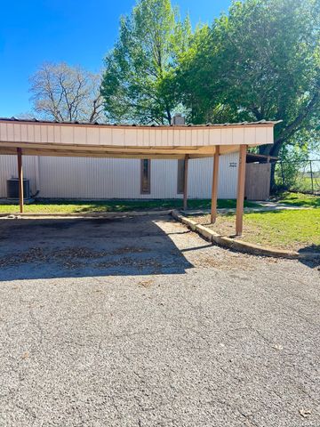 1051 COUNTRY CLUB G-28, Seguin, TX 78155