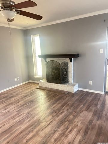 1051 COUNTRY CLUB G-28, Seguin, TX 78155