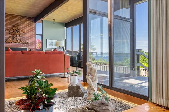 5530 Marian Drive NE, Olympia, WA 98516