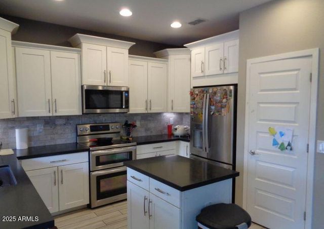 240 N SENATE Street, Chandler, AZ 85225