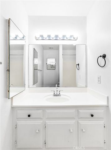 6600 Warner 115, Huntington Beach, CA 92647