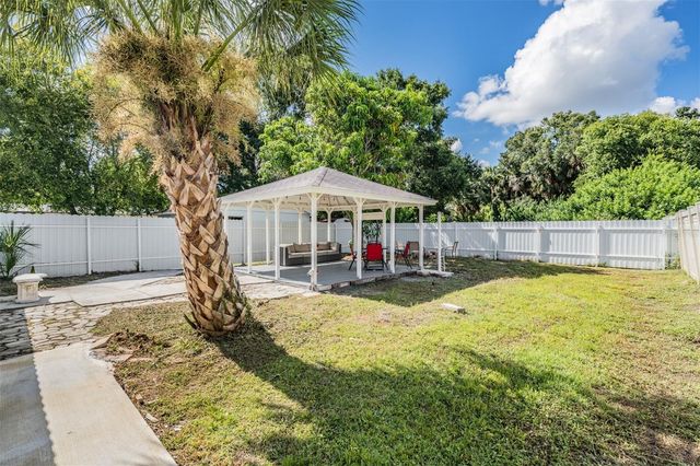 8905 W HAMILTON AVENUE, Tampa, FL 33615