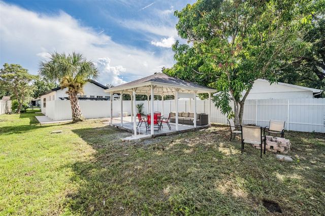 8905 W HAMILTON AVENUE, Tampa, FL 33615