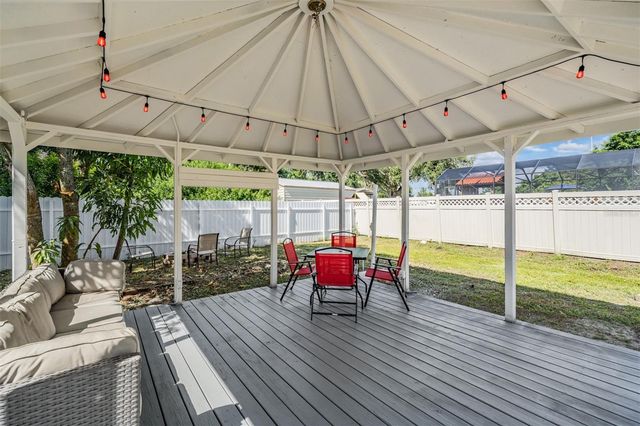 8905 W HAMILTON AVENUE, Tampa, FL 33615