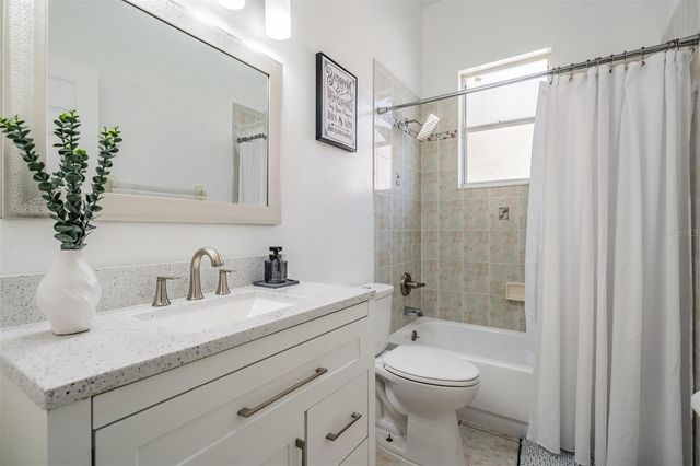 8905 W HAMILTON AVENUE, Tampa, FL 33615