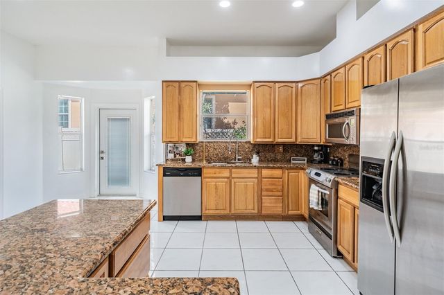 8905 W HAMILTON AVENUE, Tampa, FL 33615