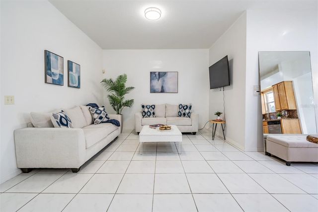 8905 W HAMILTON AVENUE, Tampa, FL 33615