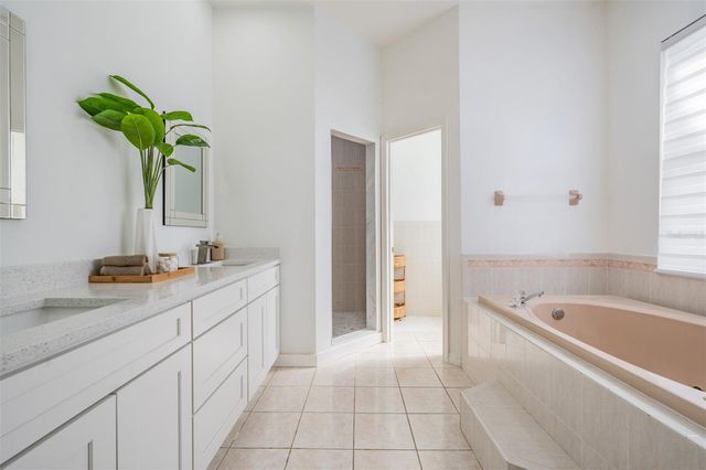 8905 W HAMILTON AVENUE, Tampa, FL 33615