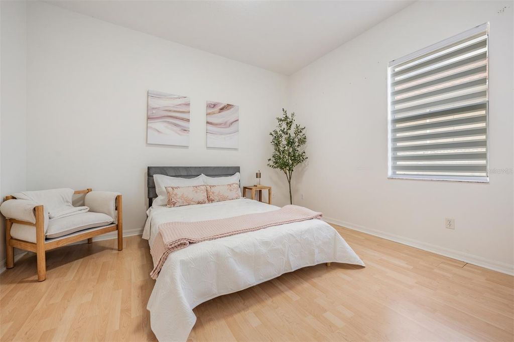 Image 18 of property listing at 8905 W HAMILTON AVENUE, Tampa, FL 33615