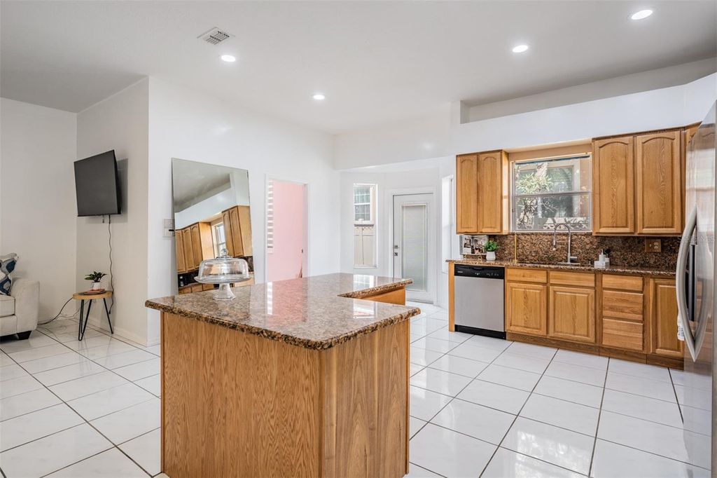 Image 24 of property listing at 8905 W HAMILTON AVENUE, Tampa, FL 33615