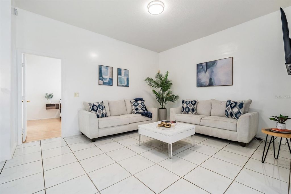 Image 29 of property listing at 8905 W HAMILTON AVENUE, Tampa, FL 33615