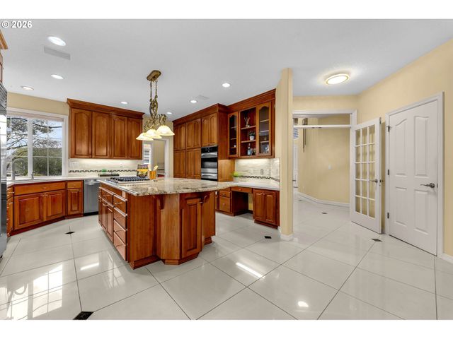 11494 Nw BLACKHAWK Dr, Portland, OR 97229