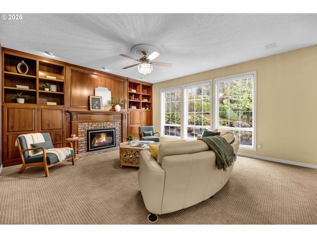 11494 Nw BLACKHAWK Dr, Portland, OR 97229