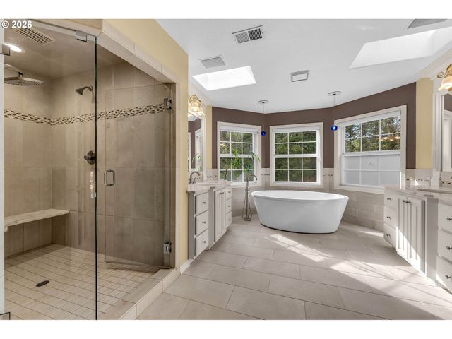 11494 Nw BLACKHAWK Dr, Portland, OR 97229