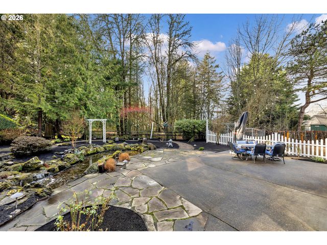 11494 Nw BLACKHAWK Dr, Portland, OR 97229