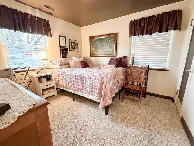 4707 N Elm St, Spokane, WA 99205