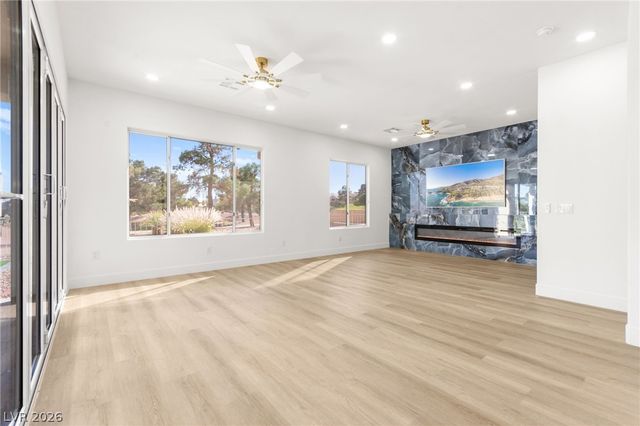 3004 Darby Falls Drive, Las Vegas, NV 89134