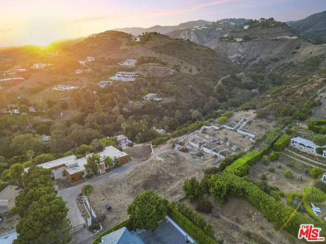 27061 Sea Vista Drive, Malibu, CA 90265