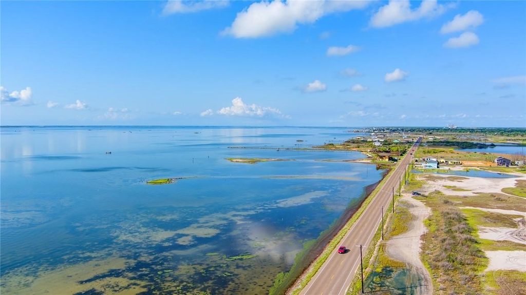 2002 Laguna Shores, Corpus Christi, TX 78418 — photo 2