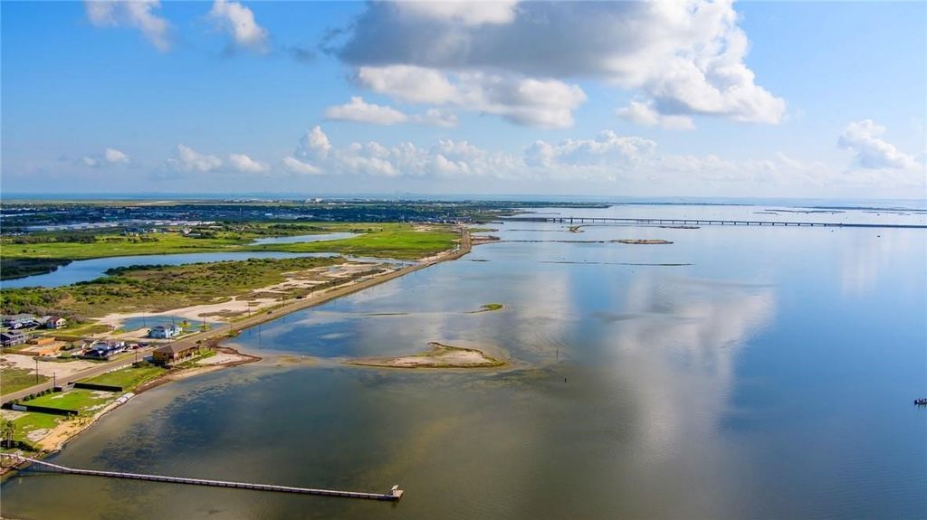 2002 Laguna Shores, Corpus Christi, TX 78418 — photo 4
