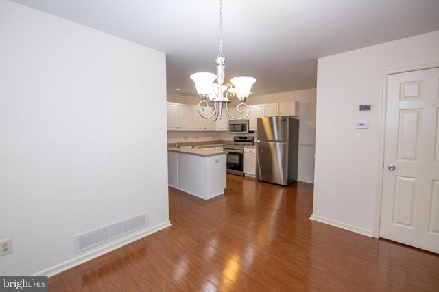 9006 SHEFFIELD DR, Morrisville, PA 19067