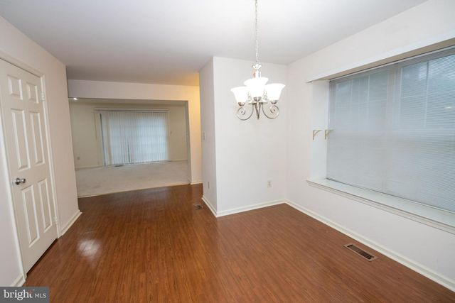 9006 SHEFFIELD DR, Morrisville, PA 19067