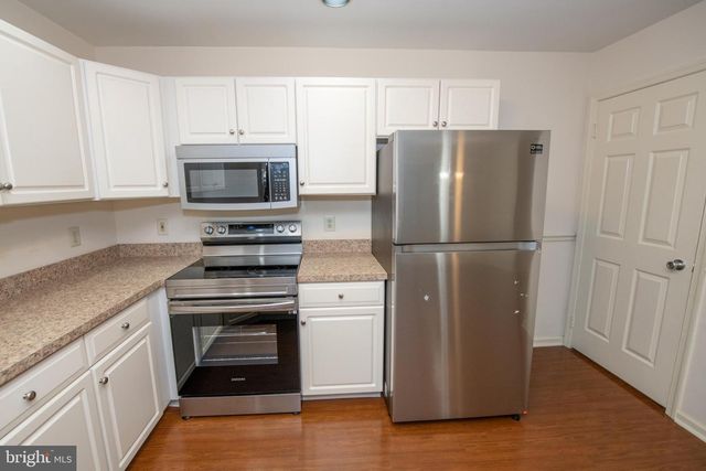 9006 SHEFFIELD DR, Morrisville, PA 19067
